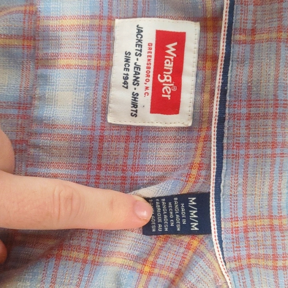 Men's Wrangler Button Up - Picture 4 of 4